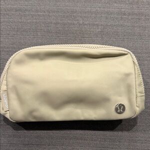Lululemon Everywhere Bag 1L